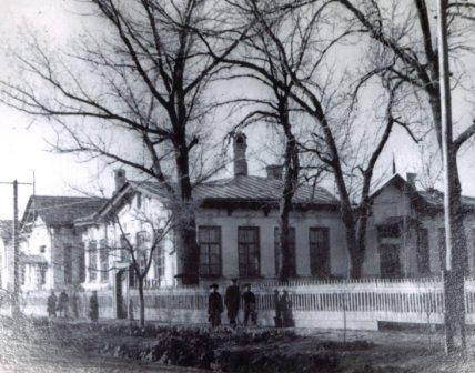 Фотография школы.